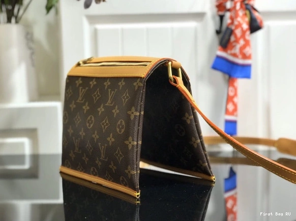 First bag VUITTON SLANTING LOUIS 0806